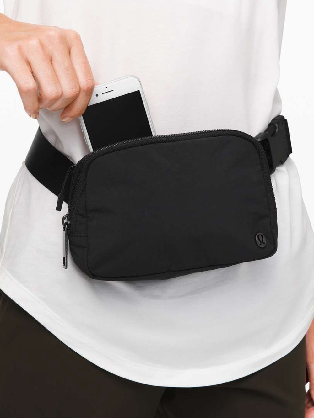 Lululemon Everywhere Belt Bag Crinkle Nylon 1L in Black
